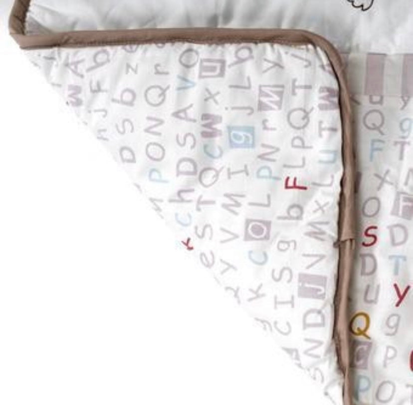 Akeeva AK-439 Comforter (Beige) 28x41