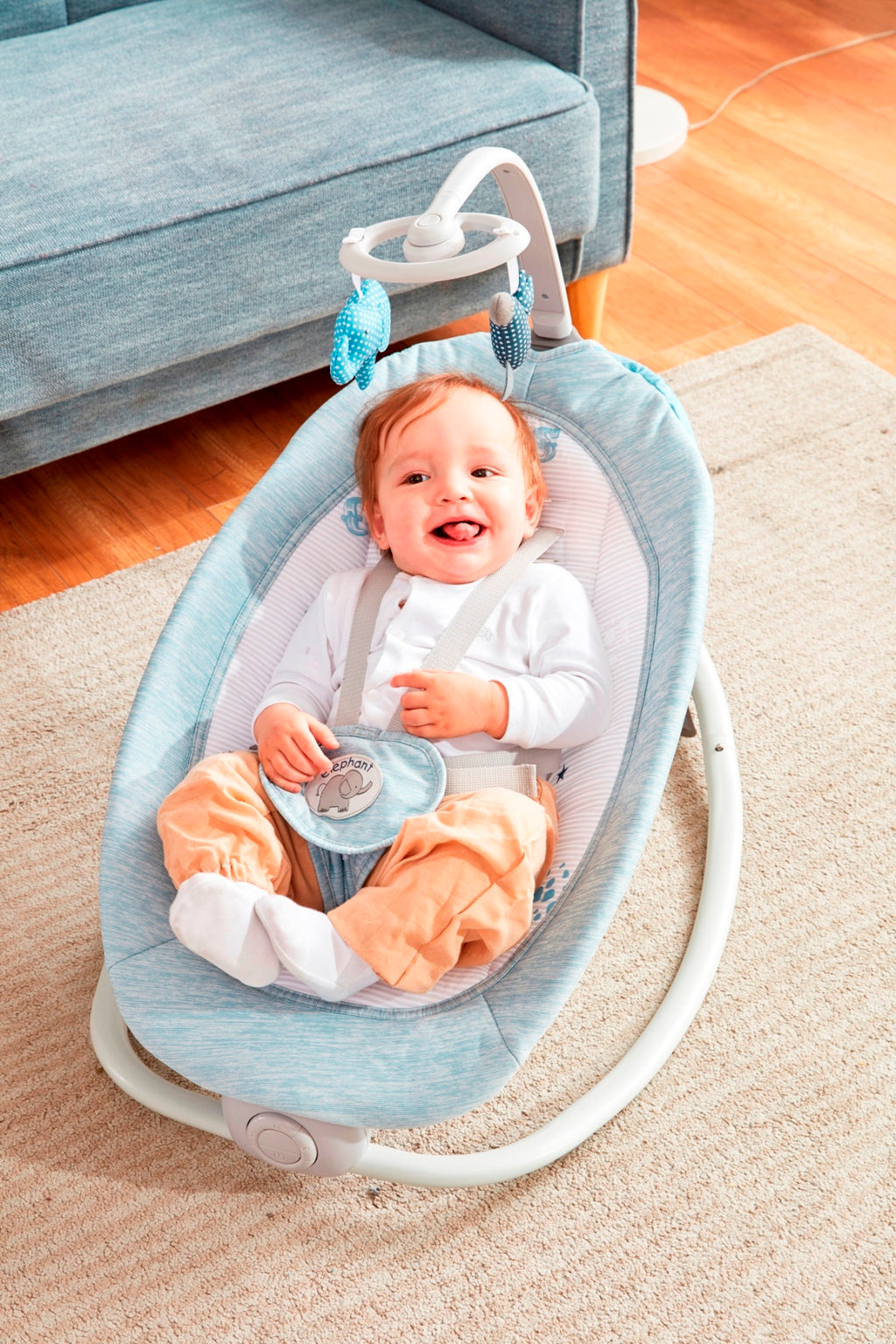 Akeeva FOLDABLE Reclinable Newborn to Toddler Rocker Extra Big Size with music and vibrate (FUTTON)
