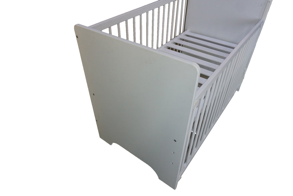 Akeeva Luxury Wooden Crib (Quill)